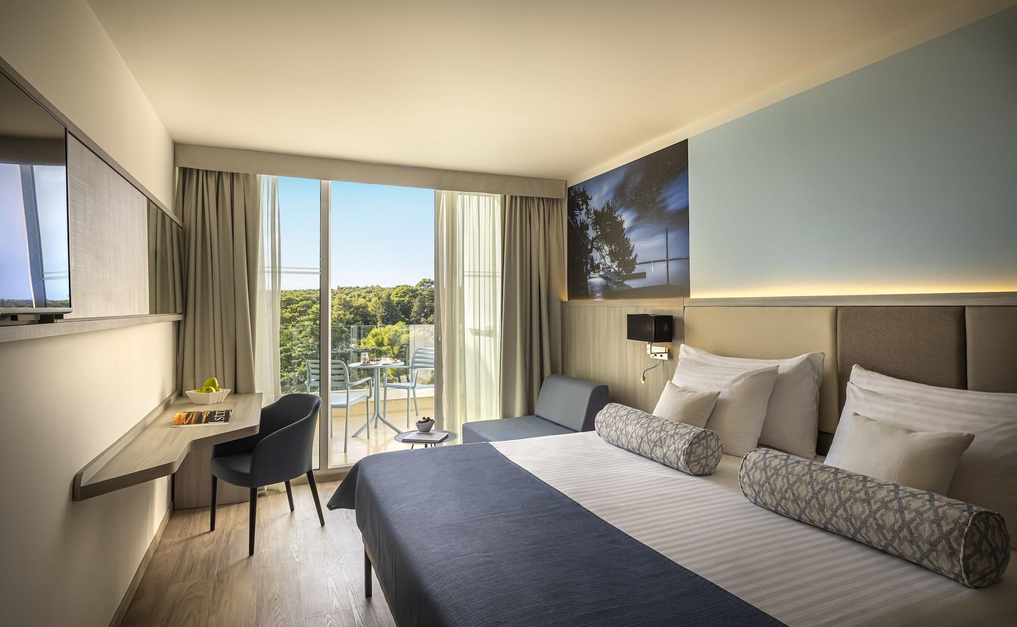 Valamar Carolina Hotel & Villas Kampor Bagian luar foto