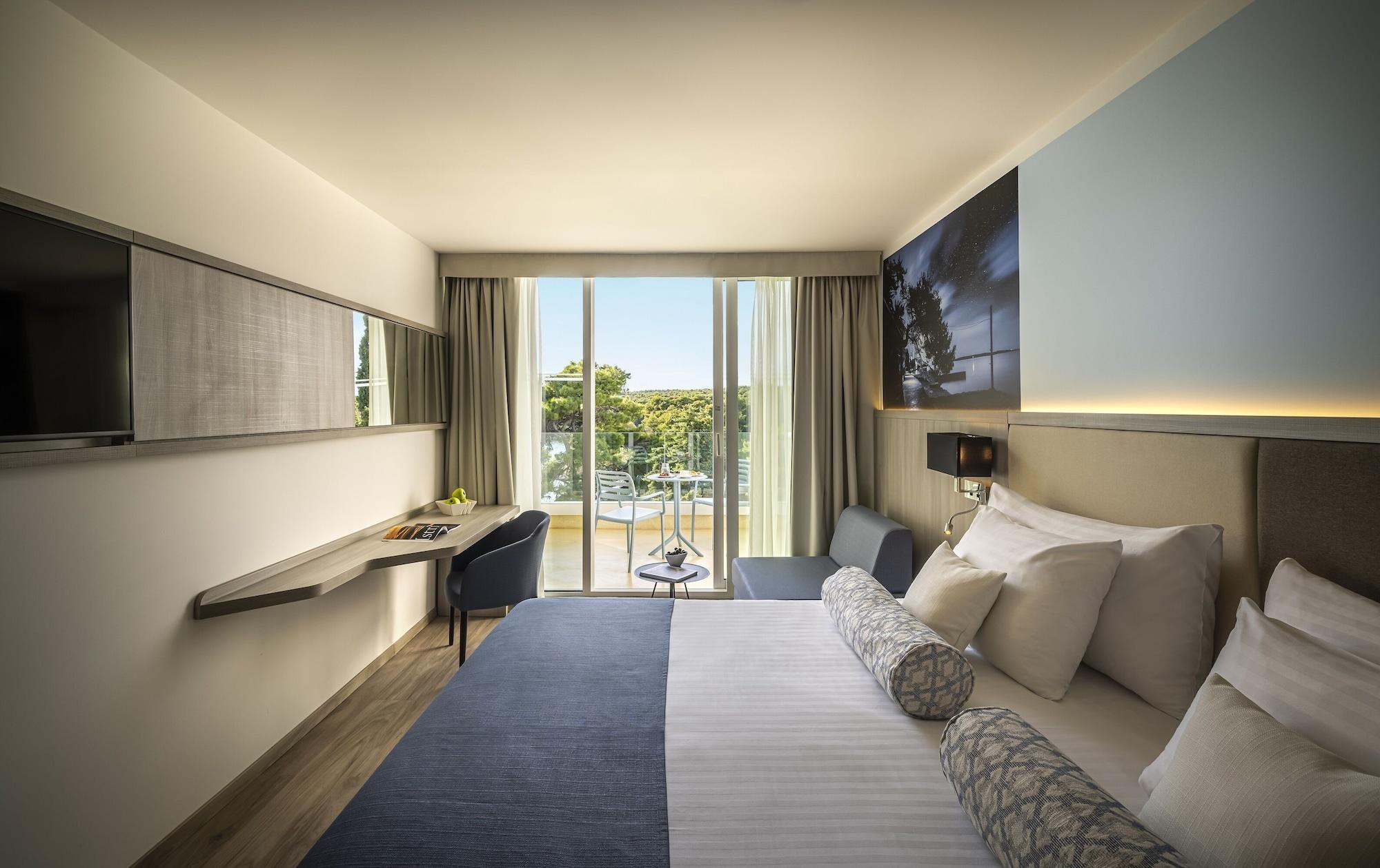 Valamar Carolina Hotel & Villas Kampor Bagian luar foto