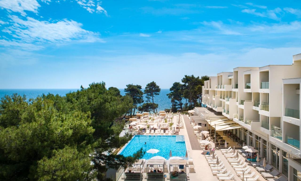 Valamar Carolina Hotel & Villas Kampor Bagian luar foto