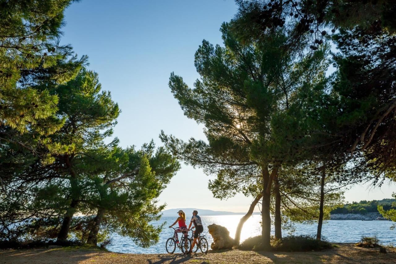 Valamar Carolina Hotel & Villas Kampor Bagian luar foto